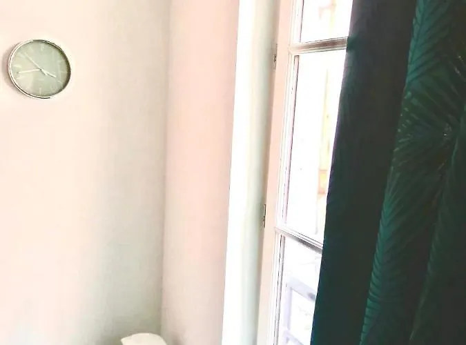 Carnot 2* Beaune (Cote d'Or)